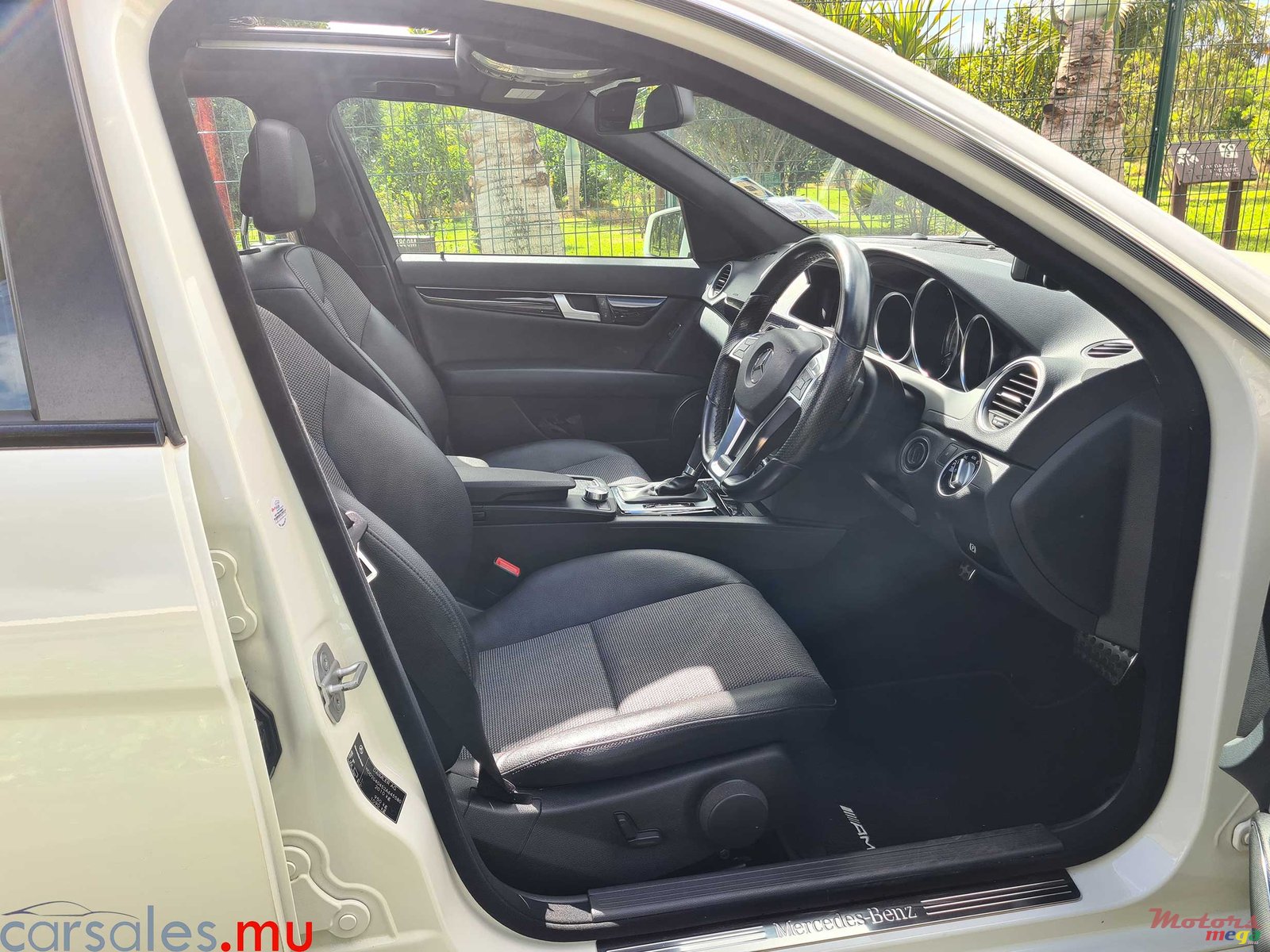 2011' Mercedes-Benz C 180 AMG photo #5