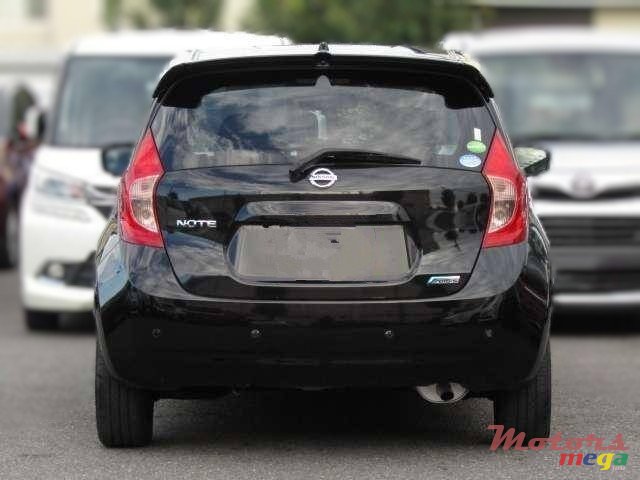 2015' Nissan photo #5