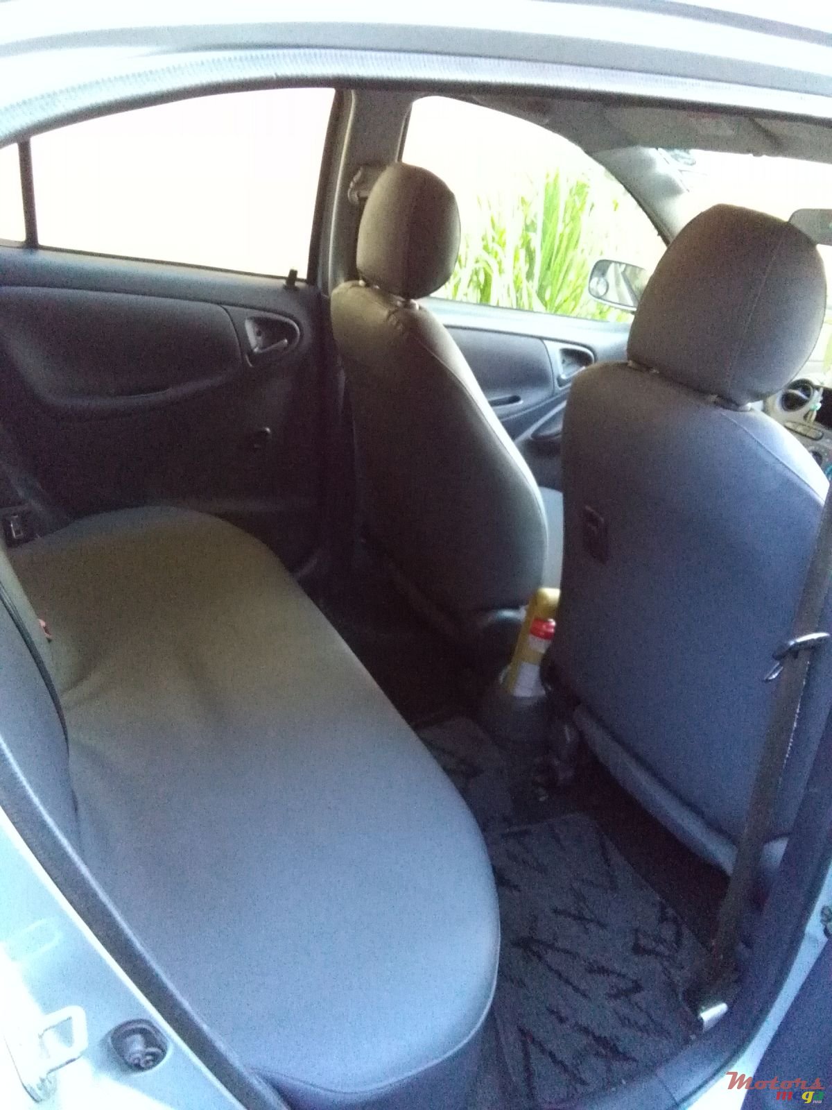 2002' Toyota Vitz photo #6