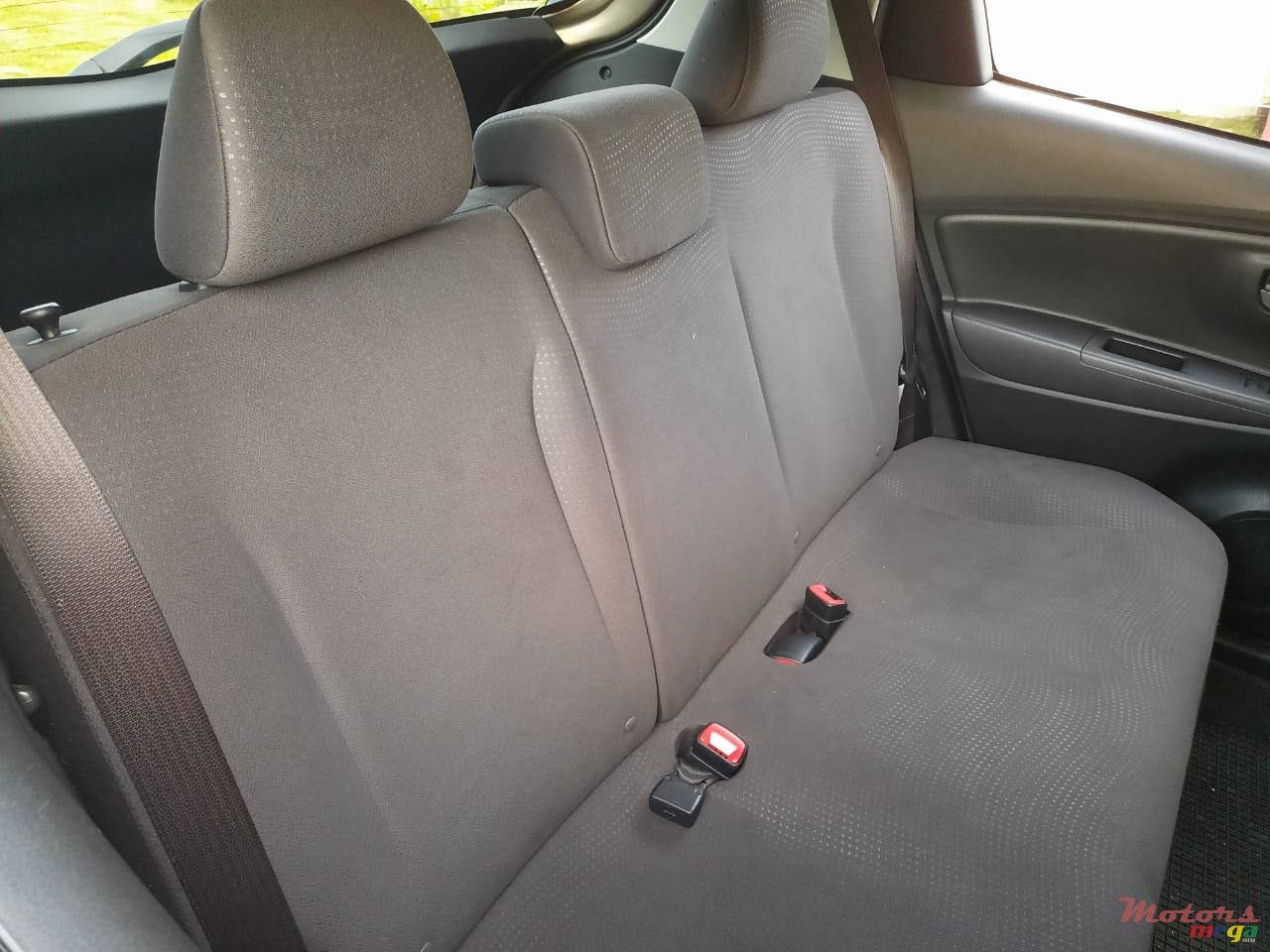 2014' Toyota Vitz photo #7