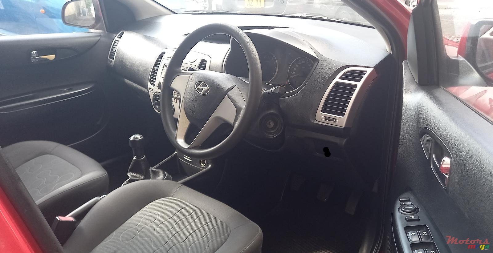 2011' Hyundai i20 photo #5