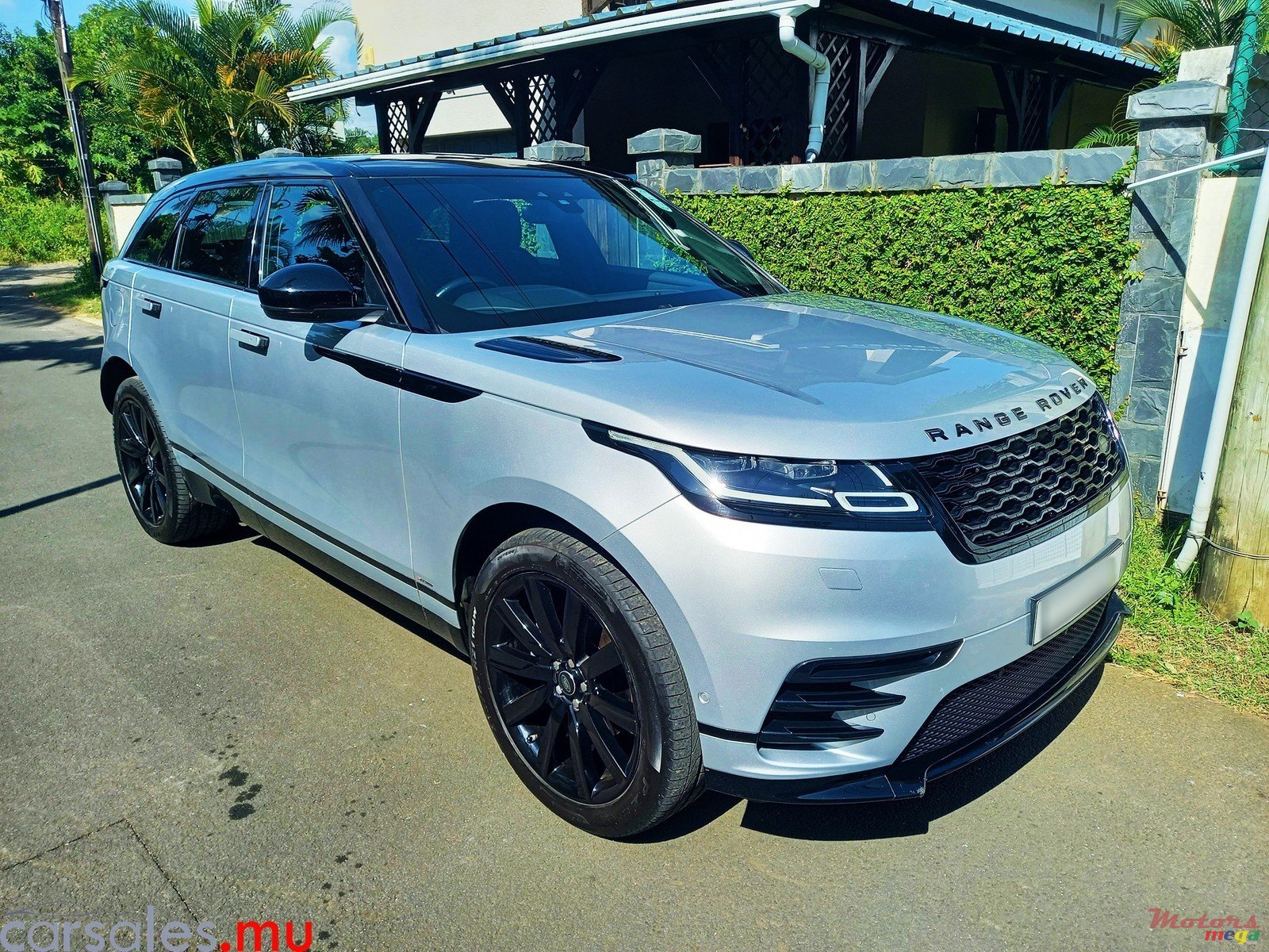 2018' Land Rover Range Rover Velar P250 SE photo #2