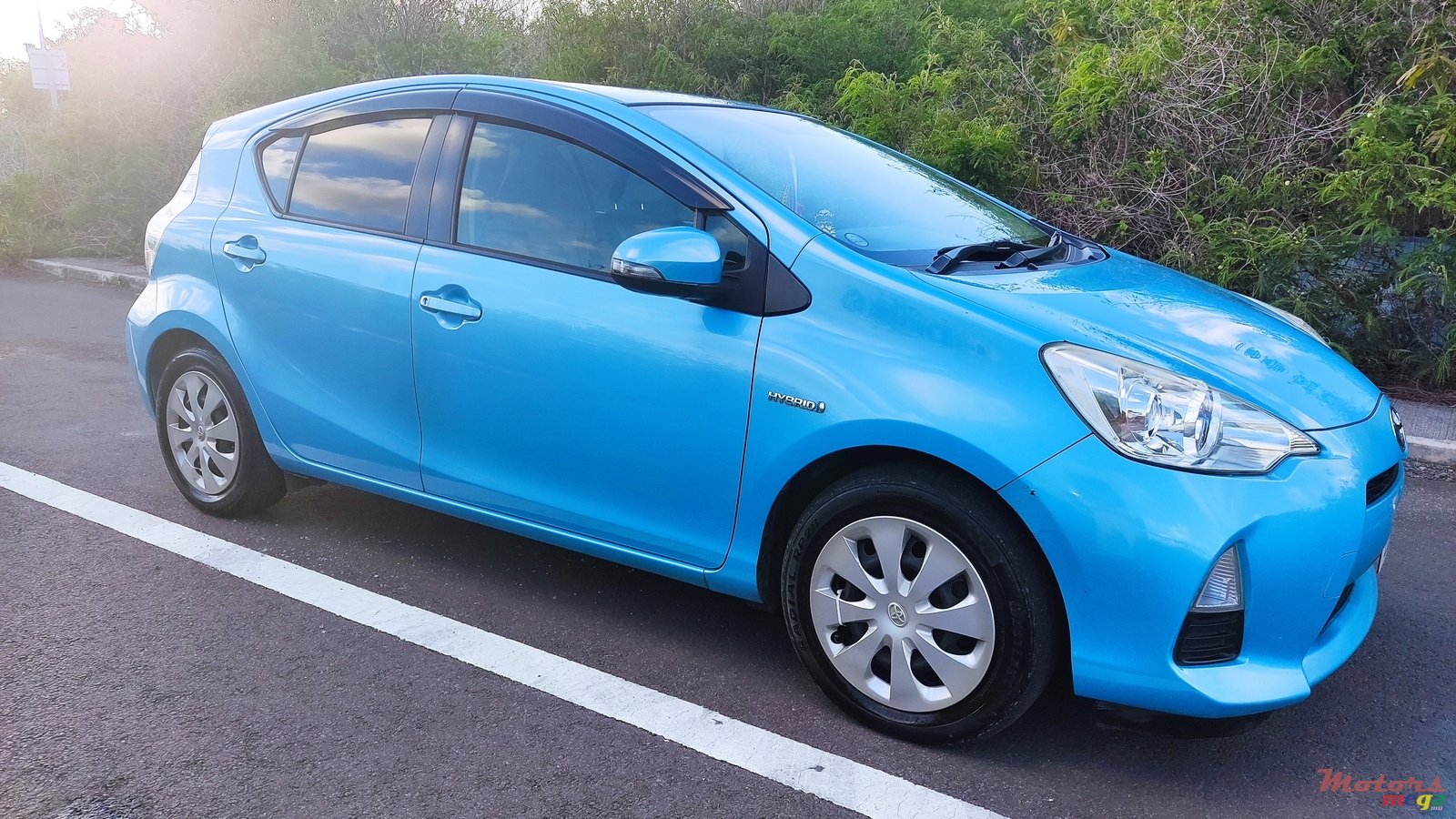 2014' Toyota Aqua photo #2