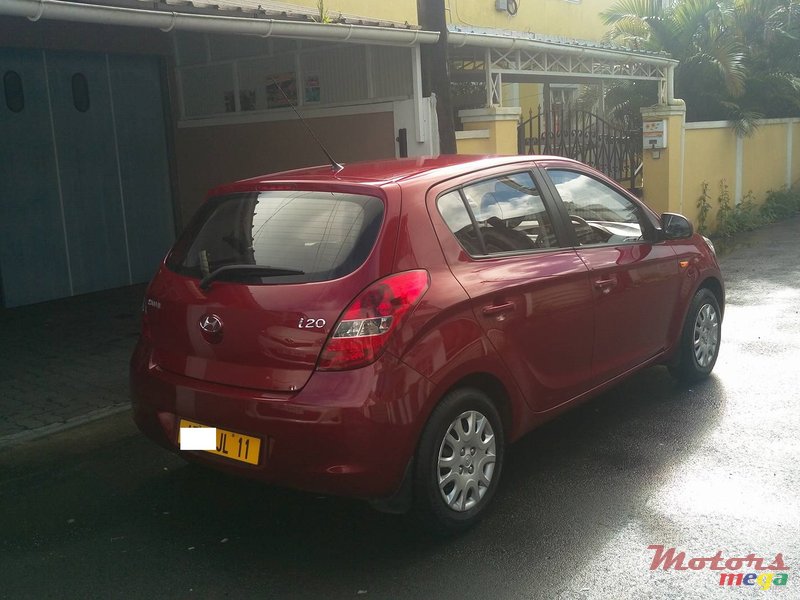 2011' Hyundai i20 photo #2