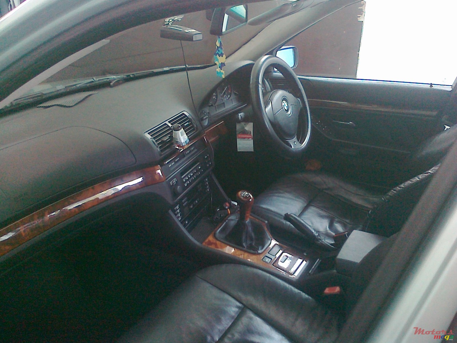 2000' BMW 520 photo #3