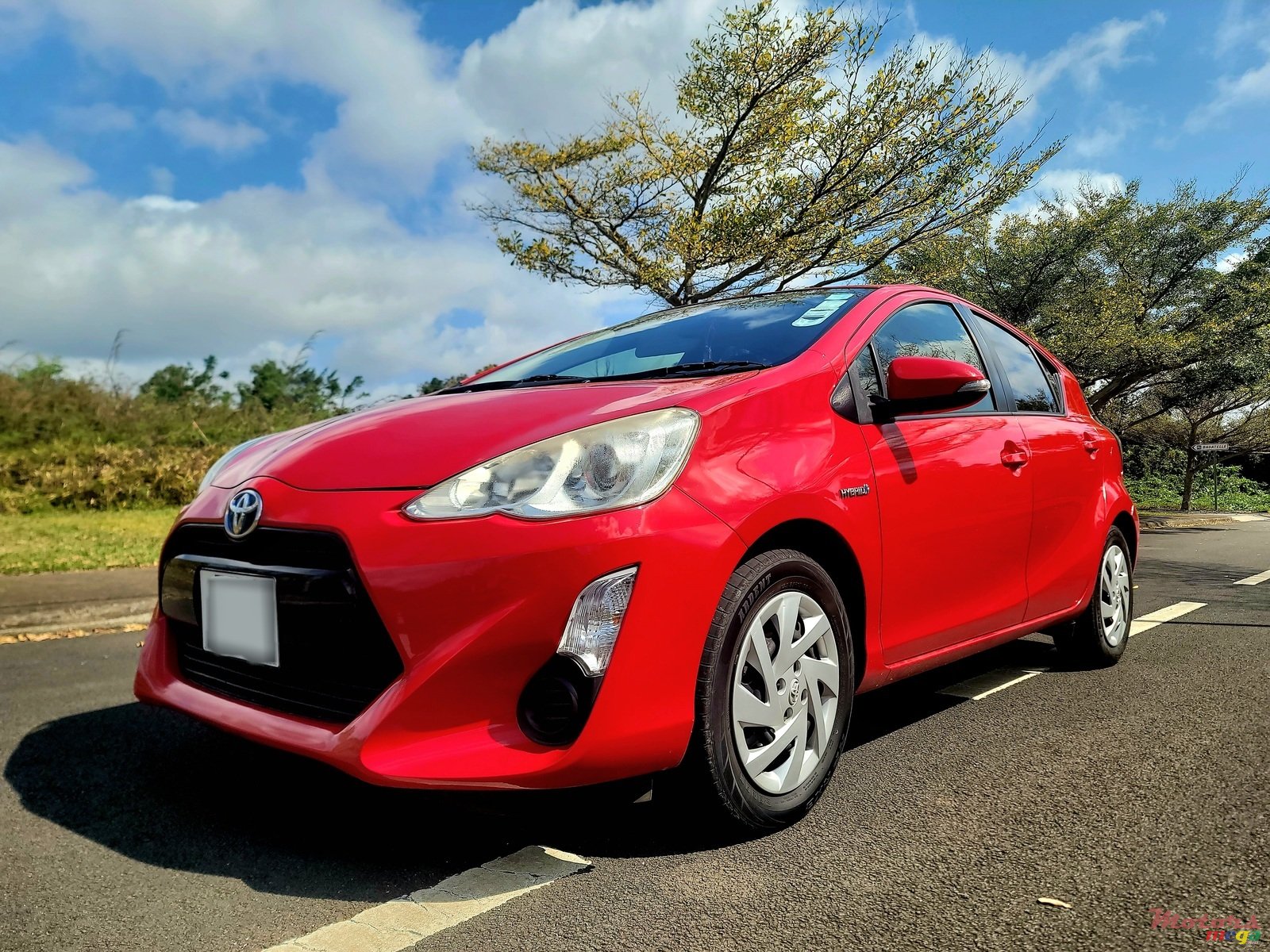2015' Toyota Aqua photo #1