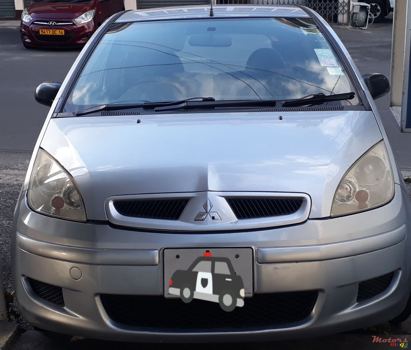 2004' Mitsubishi Colt photo #1