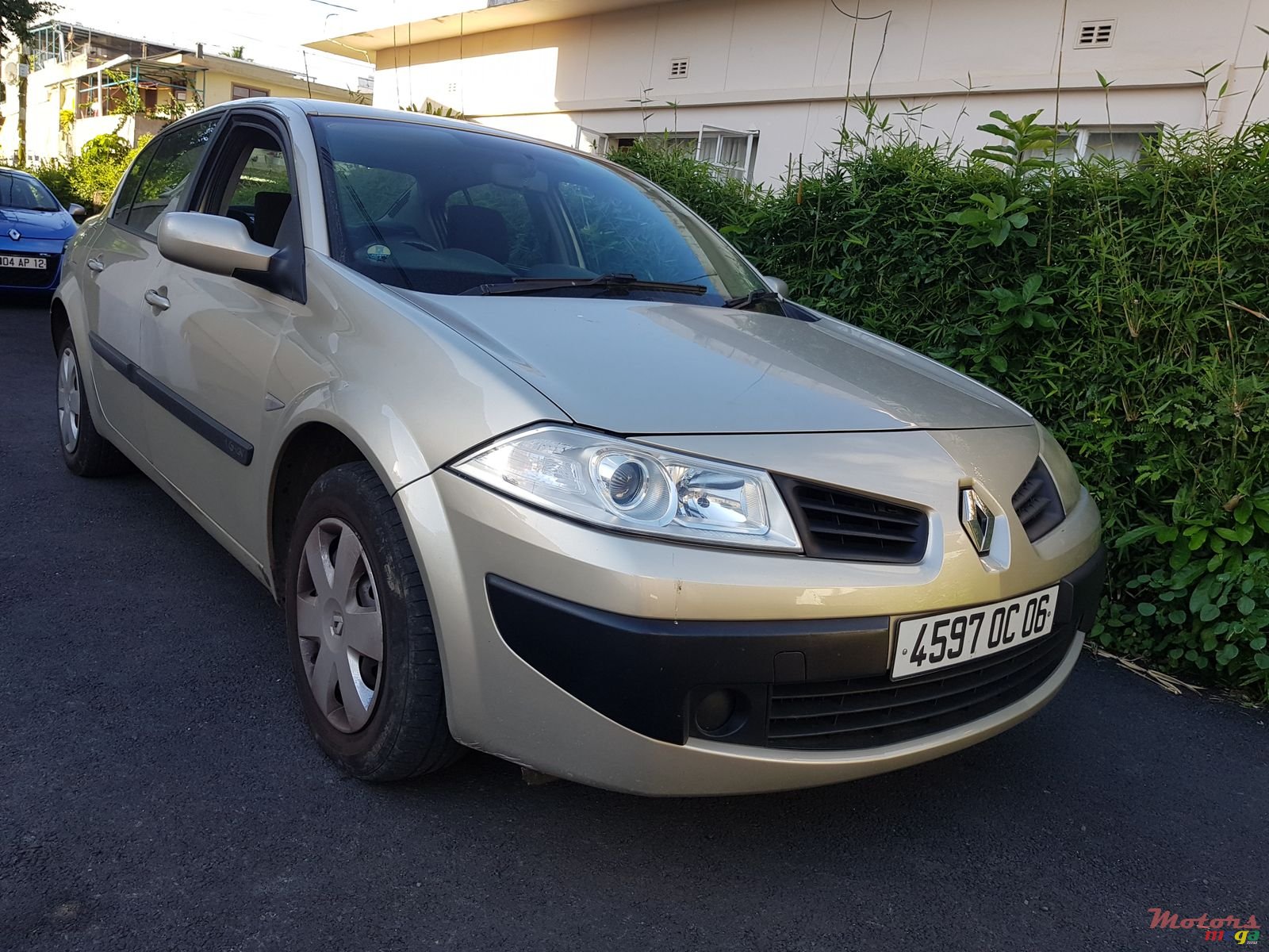 2006' Renault Megane photo #1