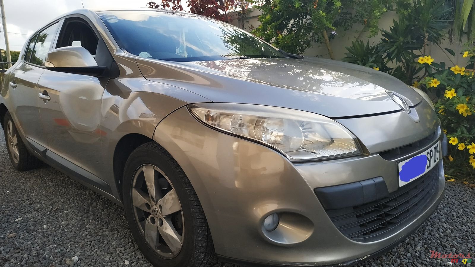 2009' Renault Megane photo #6