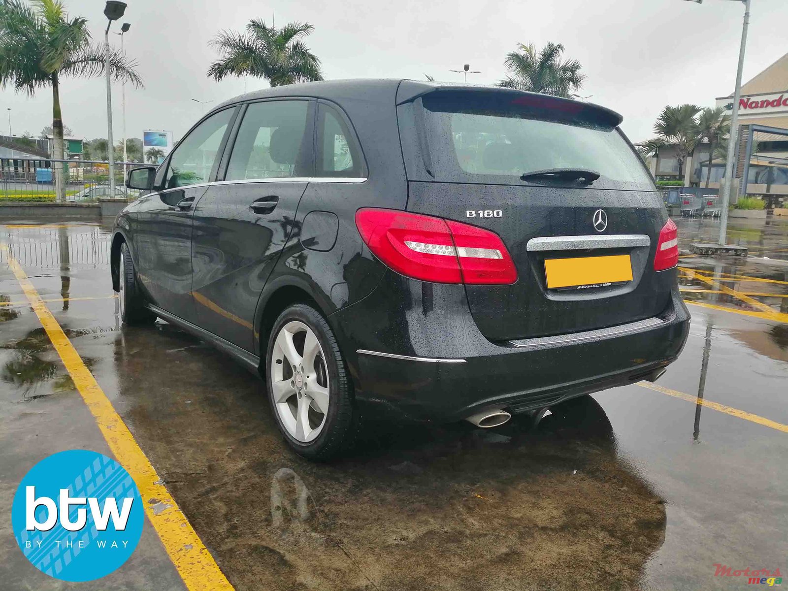 2015' Mercedes-Benz B 180 photo #2