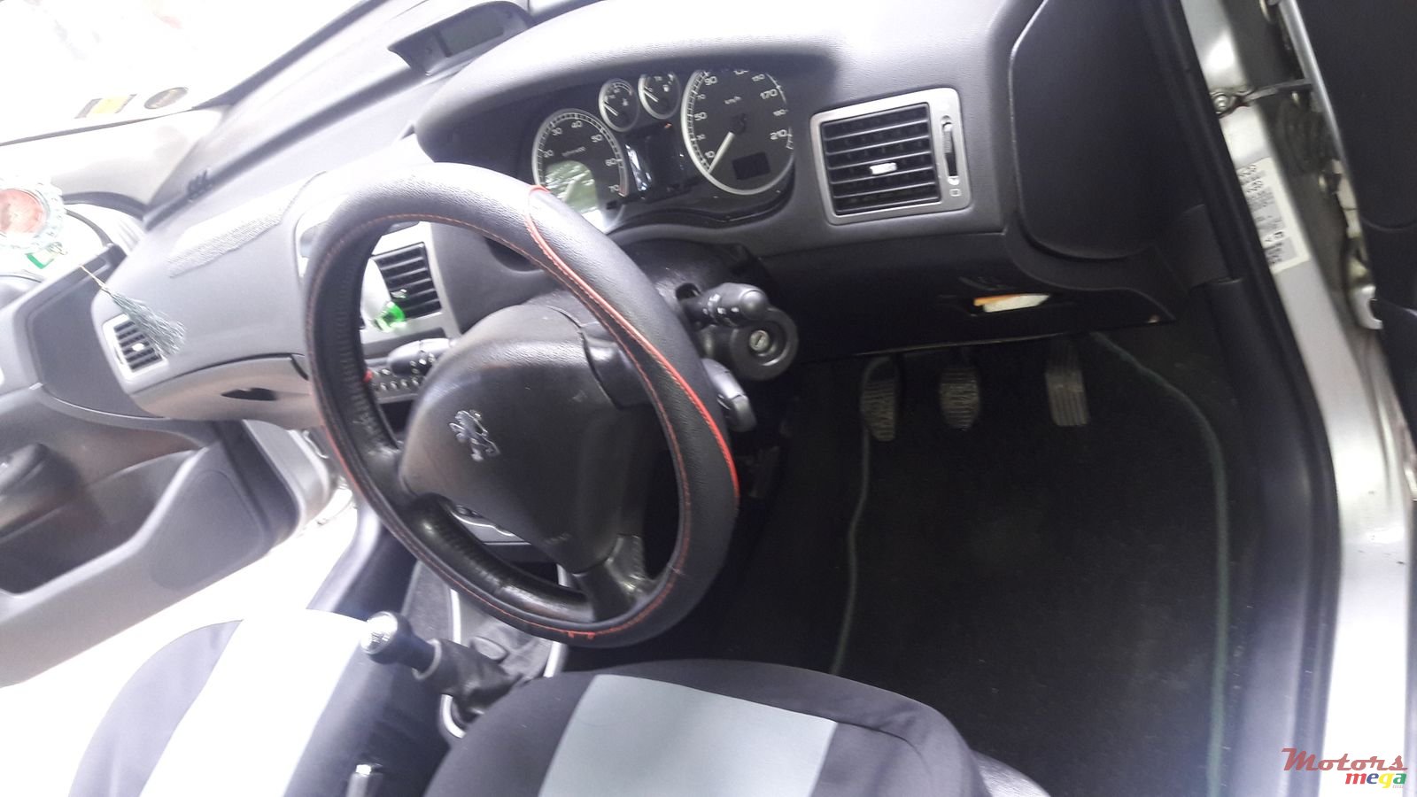 2004' Peugeot 307 photo #1