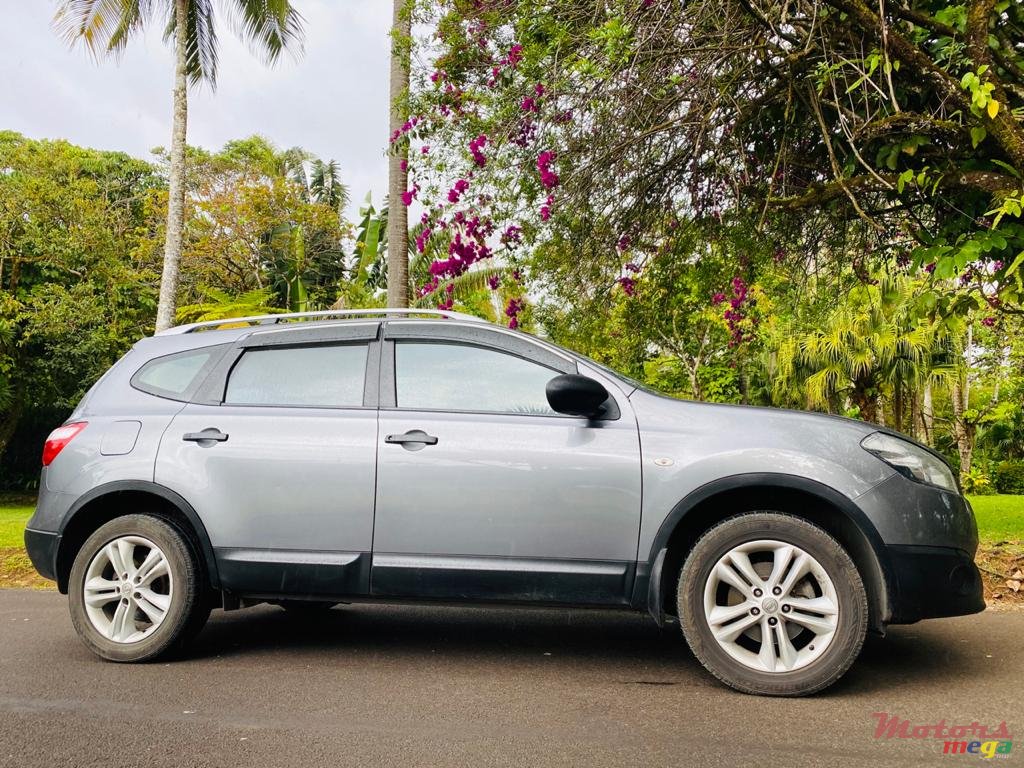 2013' Nissan Qashqai+2 photo #7