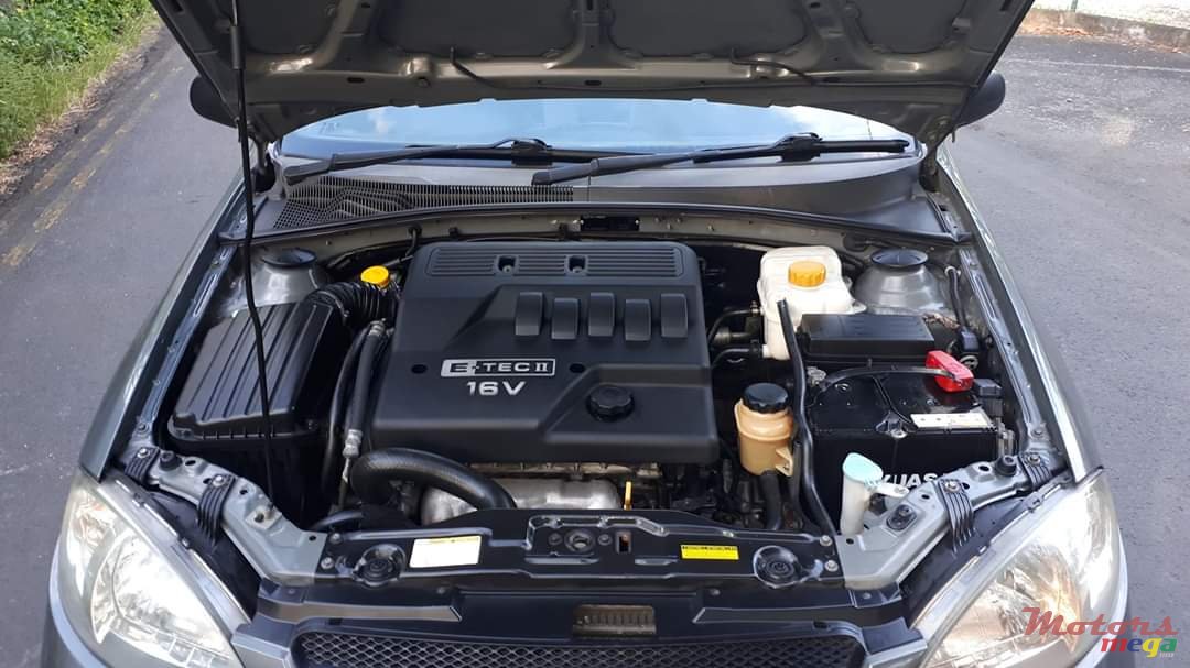 2010' Chevrolet Optra photo #7