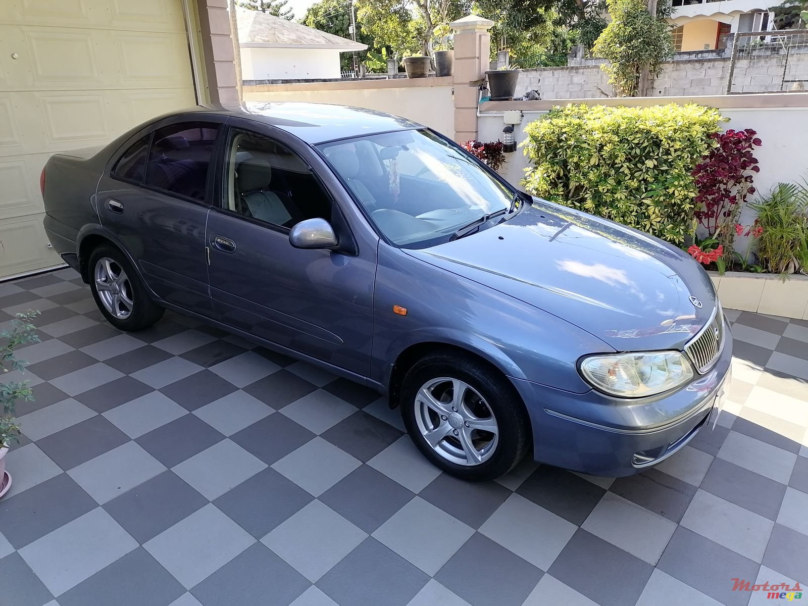 2004' Nissan Sunny photo #6
