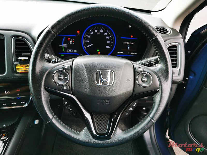 2014' Honda HR-V Vezel photo #6