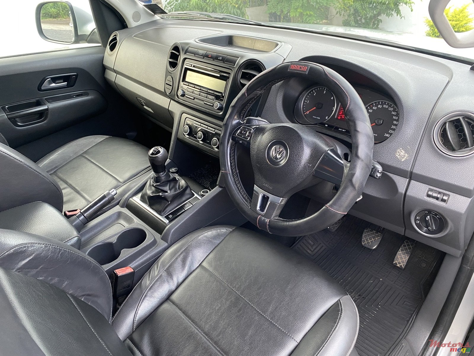 2016' Volkswagen Amarok 4*2 photo #6