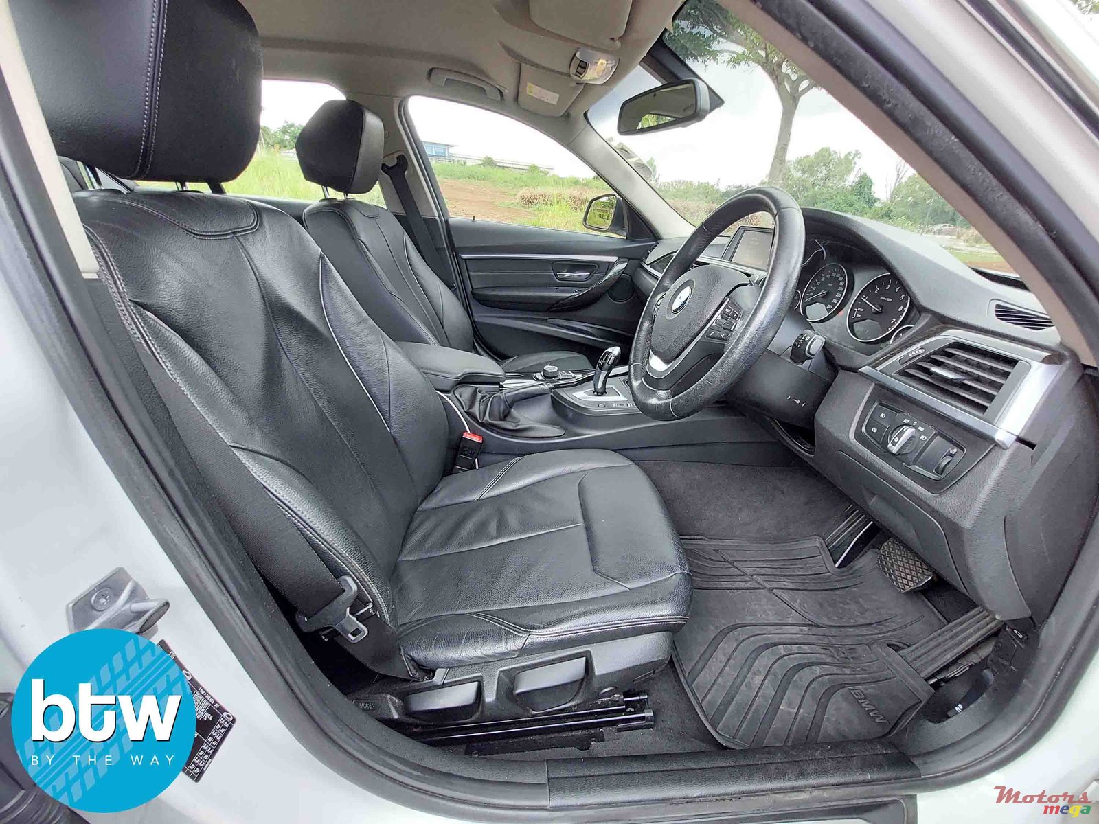 2017' BMW 318 LUXURY photo #5