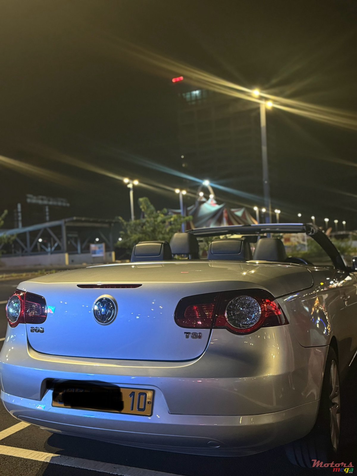 2010' Volkswagen Eos photo #1