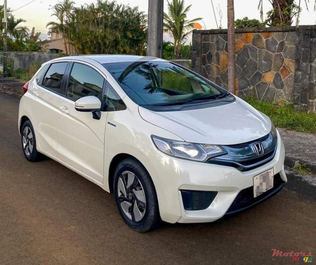 2014' Honda Fit 1500cc hybrid photo #2
