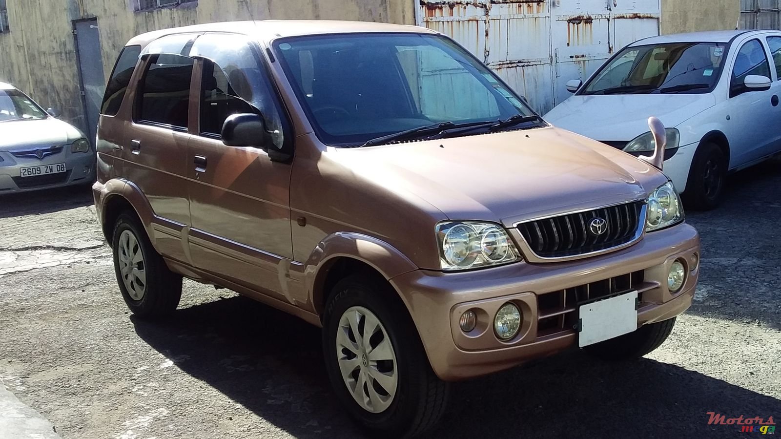 2000' Toyota Cami photo #2