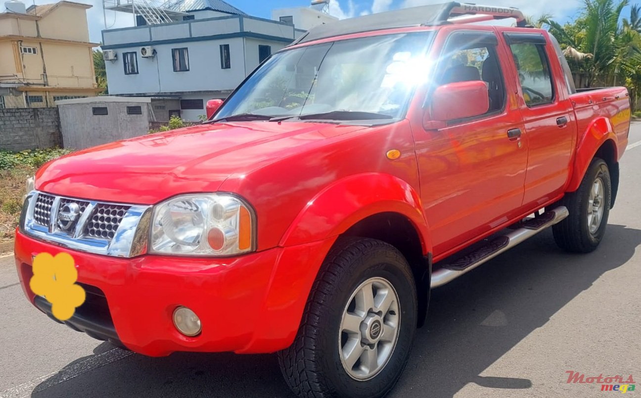 2005' Nissan photo #1