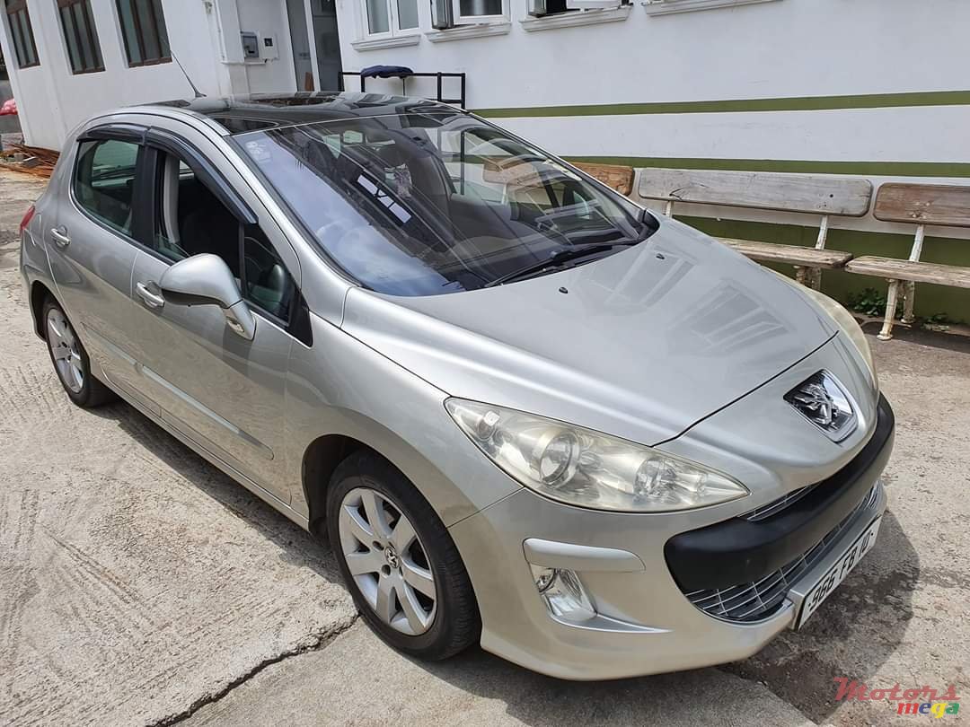 2010' Peugeot 308 photo #1