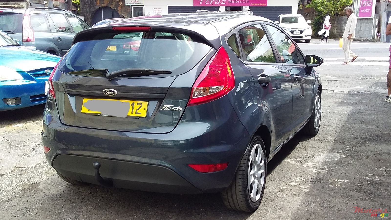 2012' Ford Fiesta photo #4