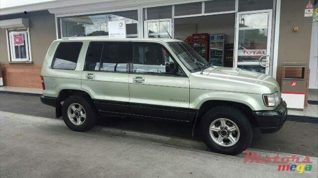 1999' Isuzu Trooper photo #1