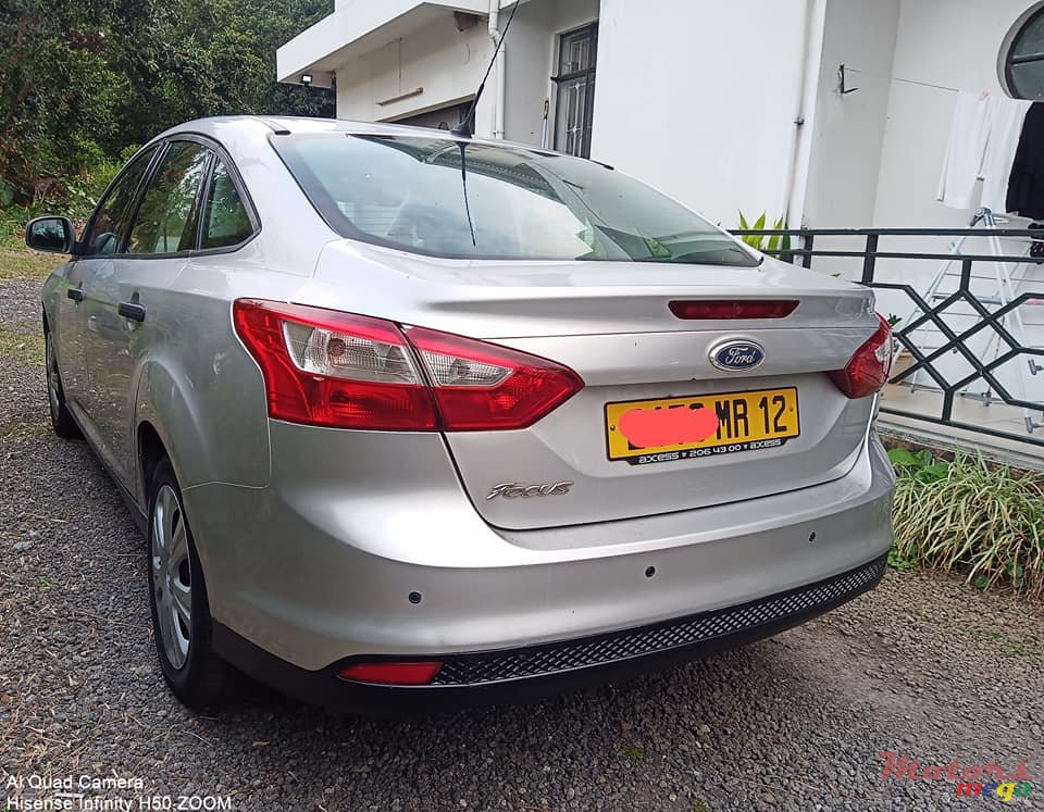 2012' Ford Focus photo #5