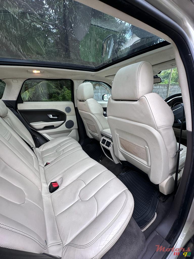 2012' Land Rover Range Rover Evoque photo #4