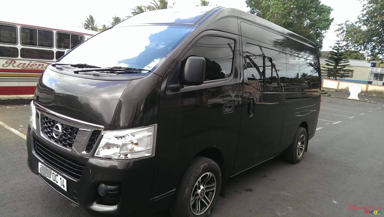 2014' Nissan Urvan NV350 photo #1