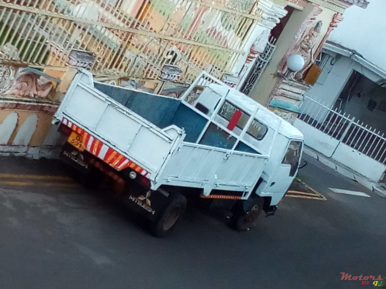 1989' Mitsubishi Truck photo #4