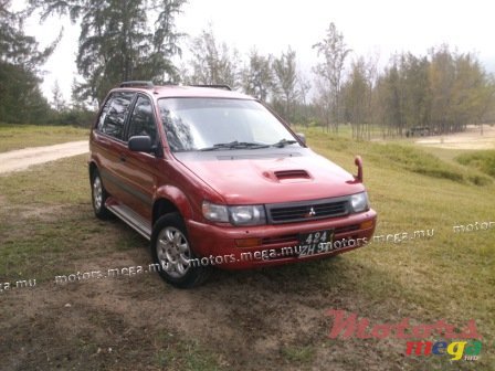 1994' Mitsubishi RVR : essence + gaz photo #4