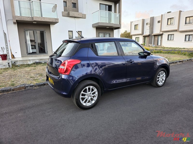 2020' Suzuki Swift photo #2