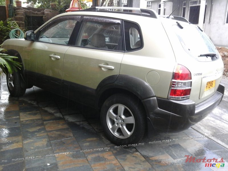2005' Hyundai Tucson Jeep photo #1