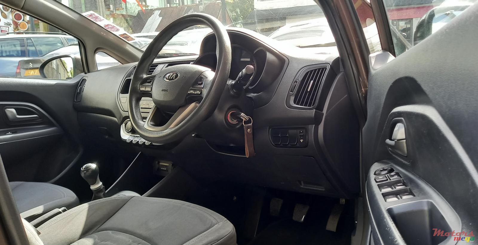 2013' Kia Rio photo #5