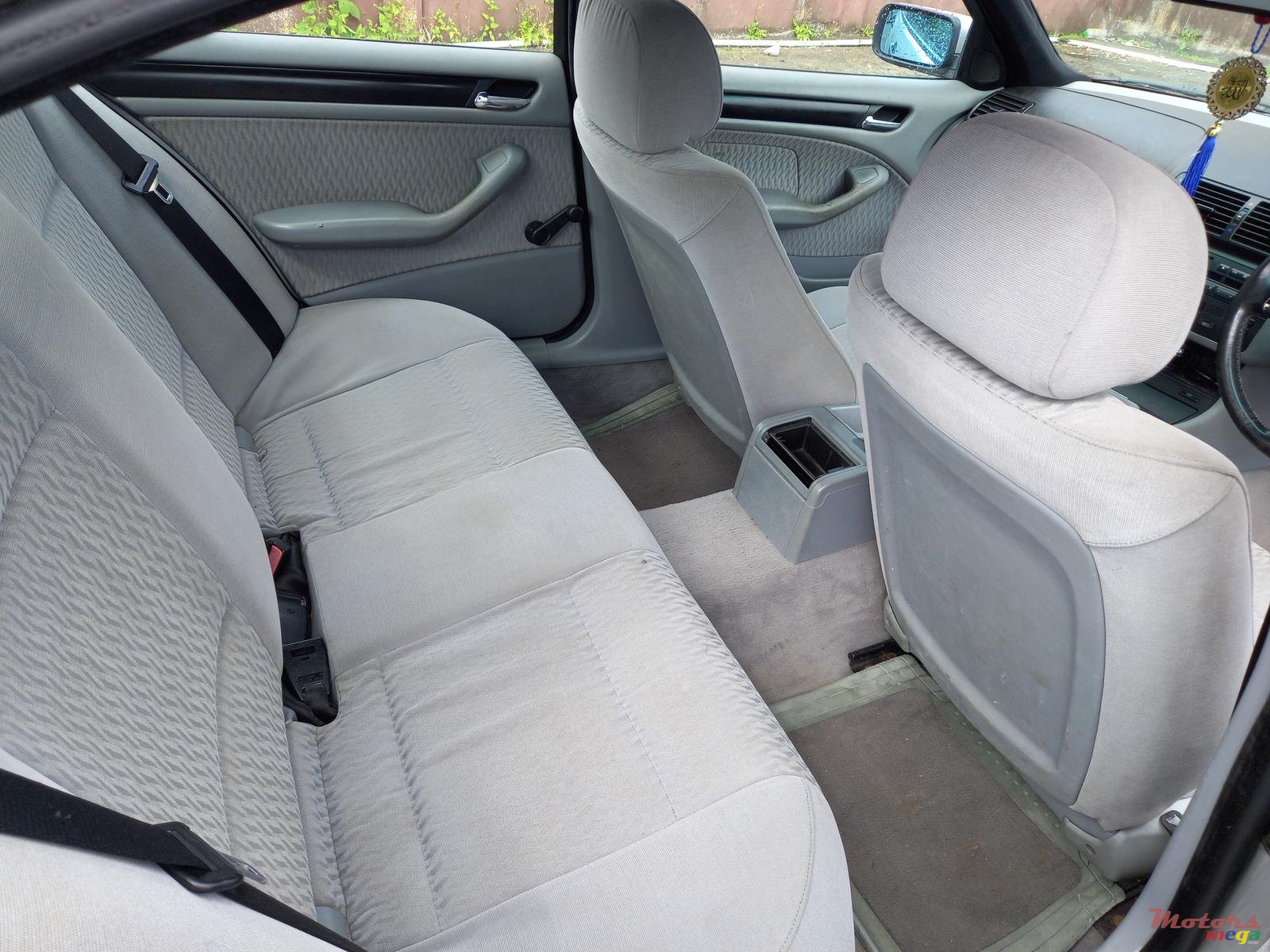 2001' BMW 316 photo #1