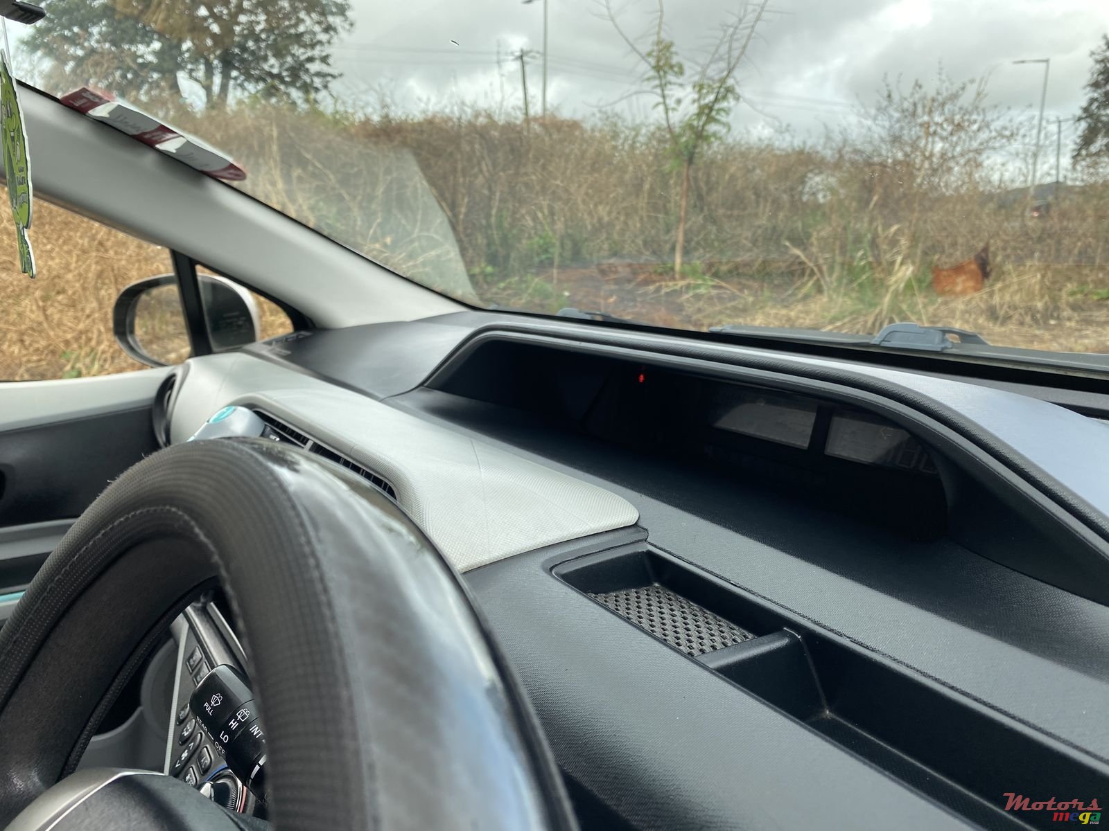 2013' Toyota Aqua photo #5