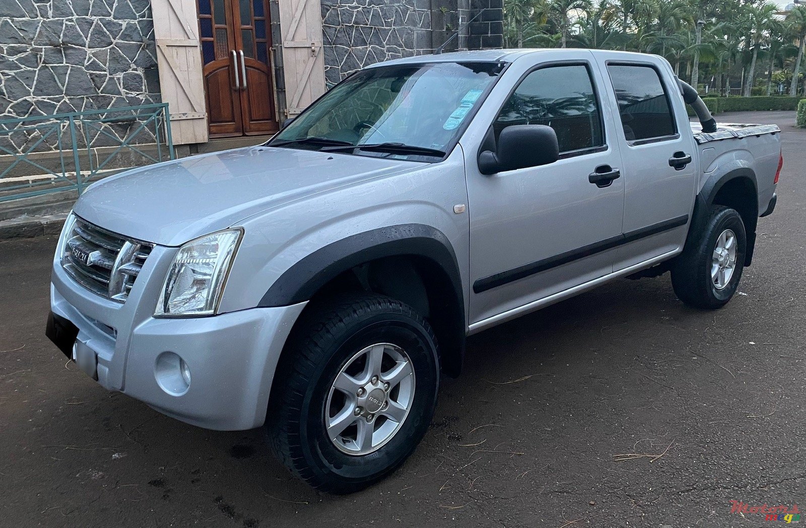 2011' Isuzu KB Series KB 250 photo #2