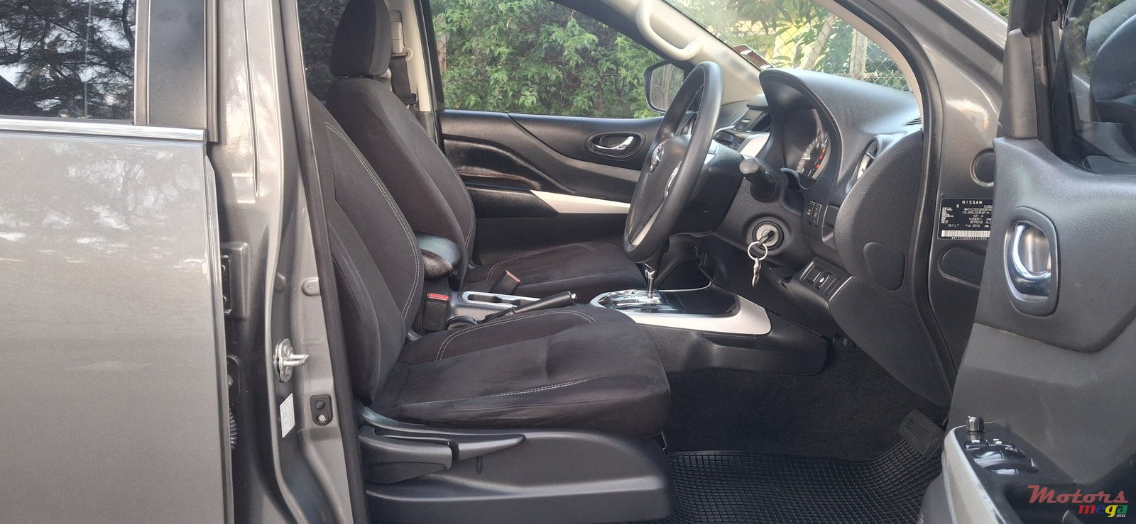 2019' Nissan Navara photo #6