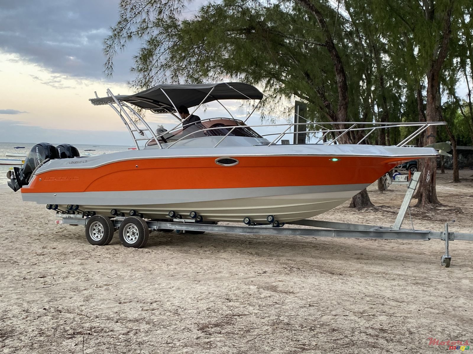 2020' Legend L28 photo #5