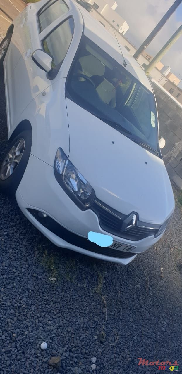 2014' Renault Sandero photo #2
