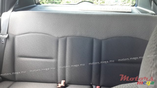 2004' Renault Clio photo #5