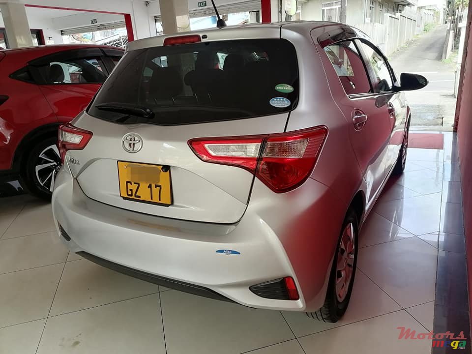 2017' Toyota Vitz photo #7