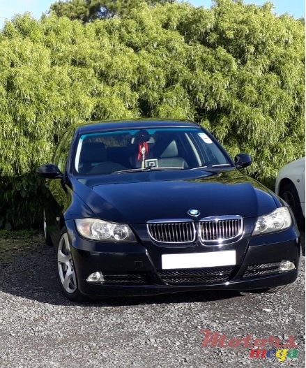 2005' BMW 3 Series Sedan photo #1