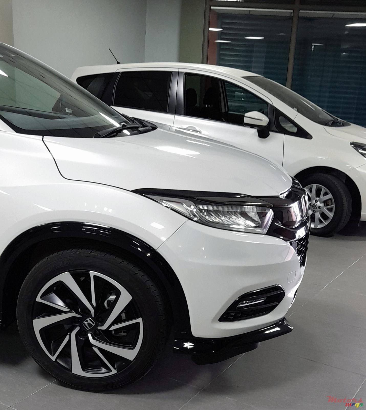 2018' Honda Civic Vezel RS photo #3