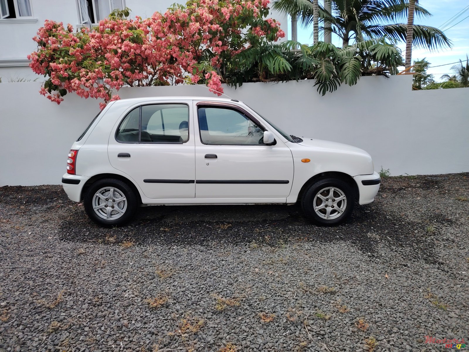 2000' Nissan Ak11 photo #2