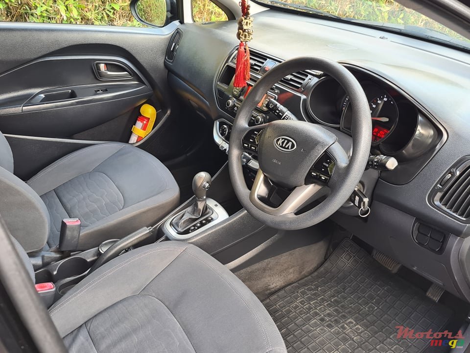 2011' Kia Rio photo #6