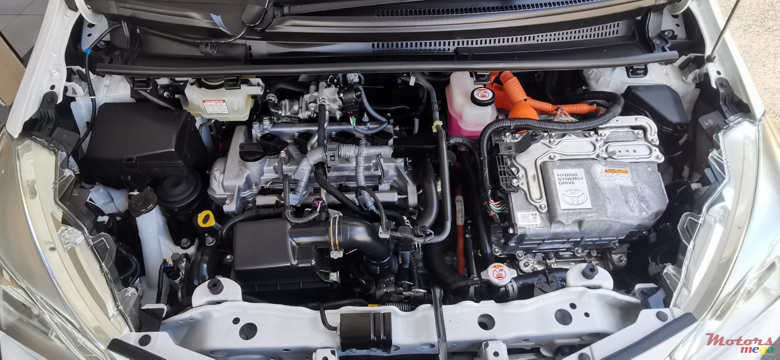 2019' Toyota Vitz HYBRID photo #2