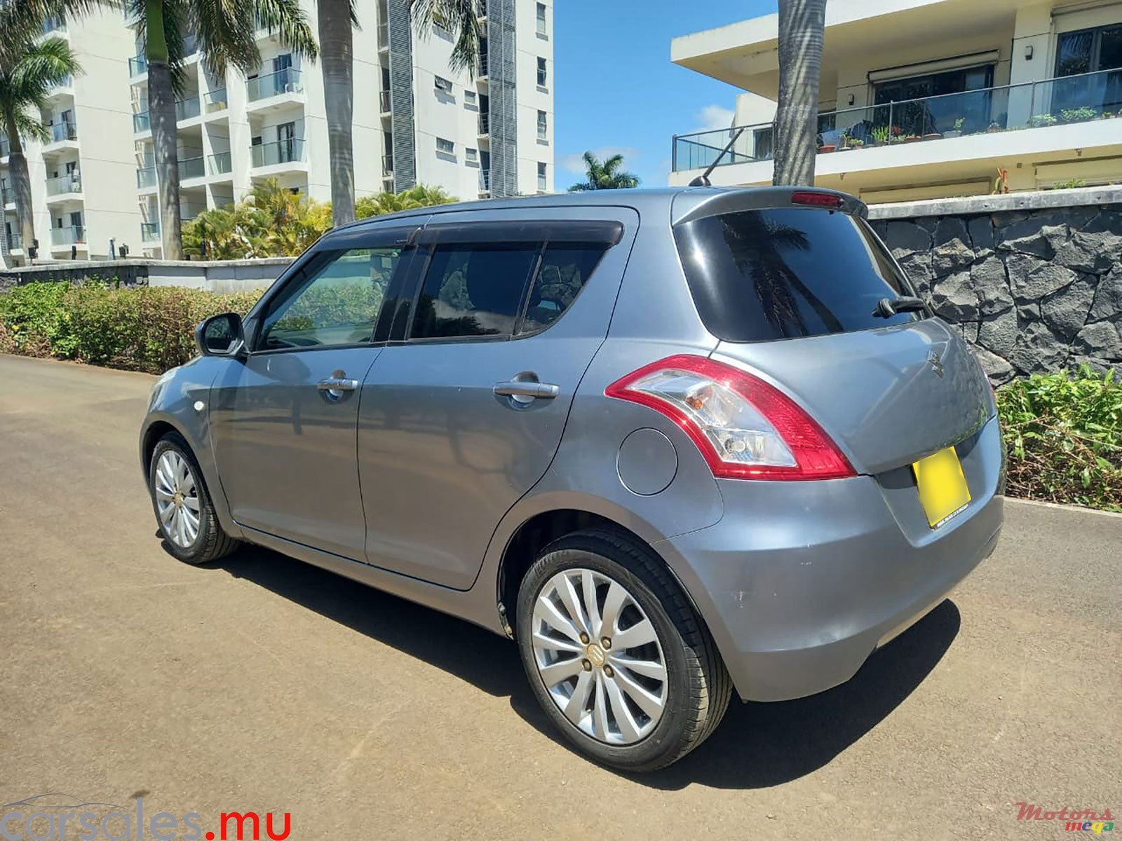 2013' Suzuki Swift 1.2 photo #3